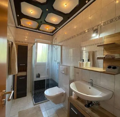 Gemuetliche In Fuer 5 Gaeste Nickenich